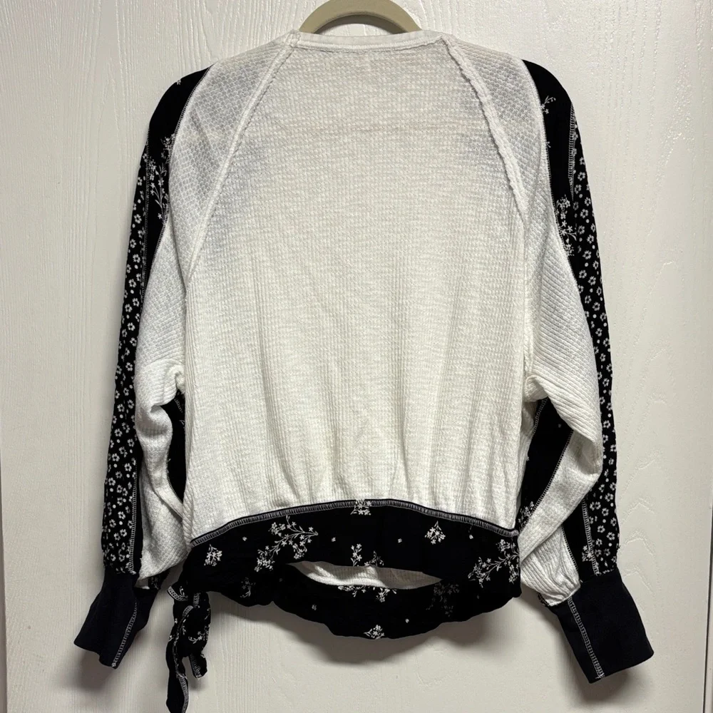 Free‎ People Black and White Knit Top